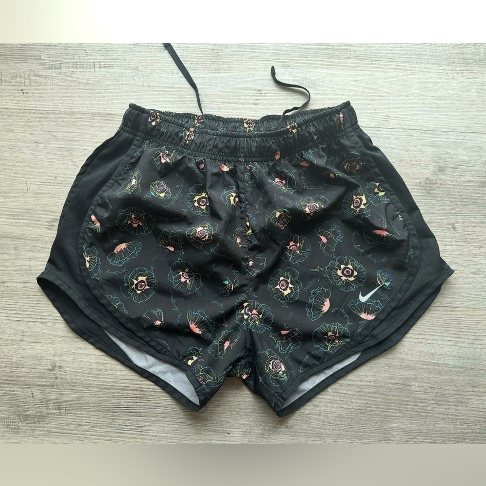 Nike Floral Black Women's Shorts Sz S
